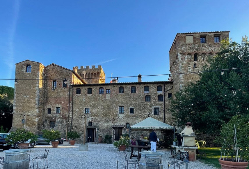 Agriturismo Castello di Spedaletto da Laura, Italy
